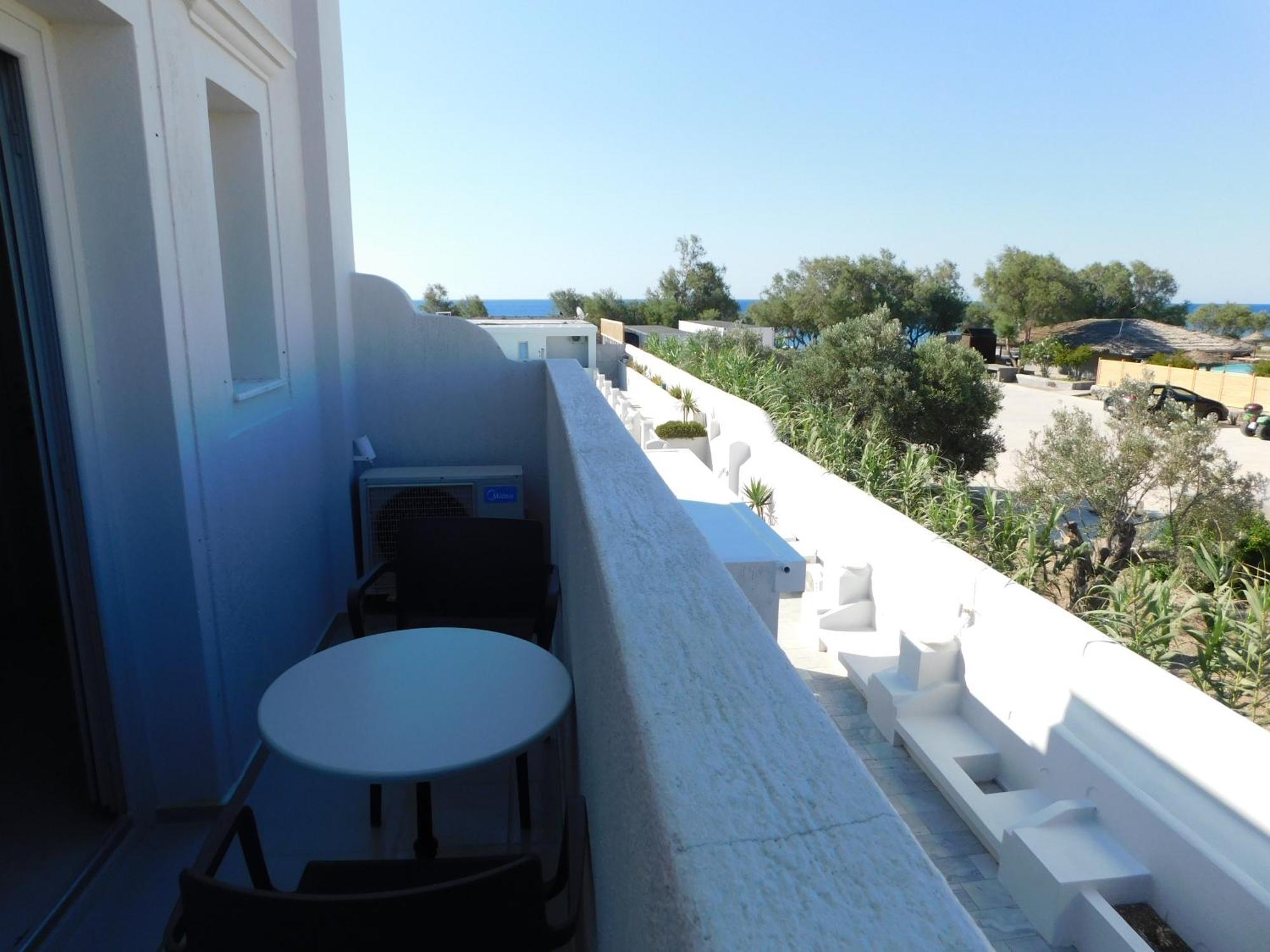 Perissa Beachfront Rooms Exterior foto