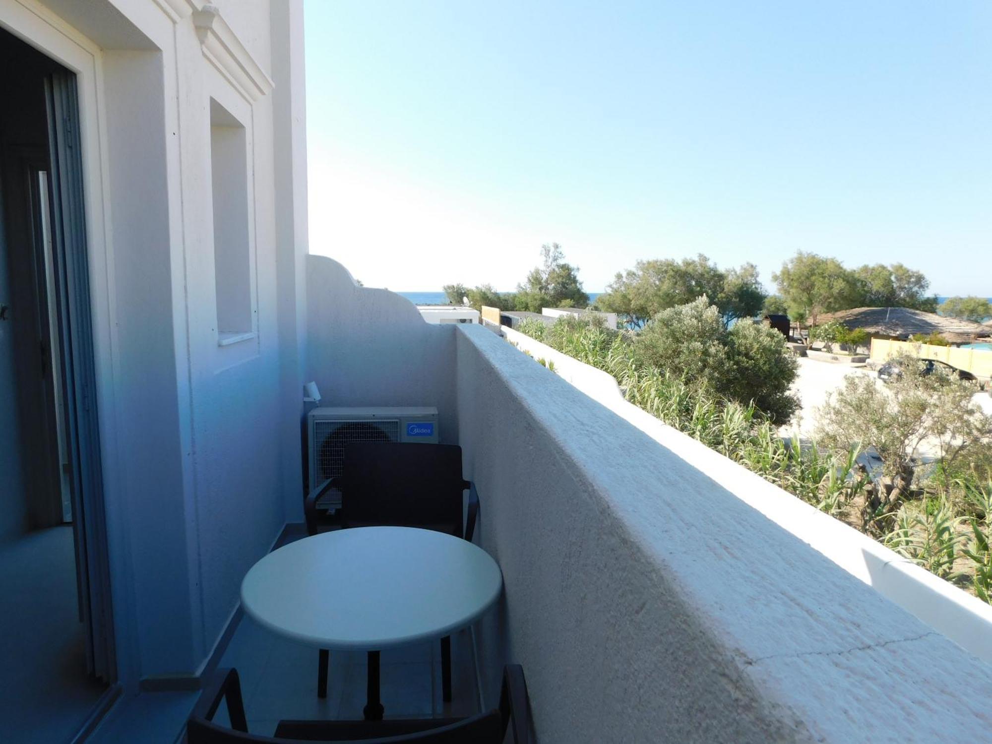 Perissa Beachfront Rooms Exterior foto